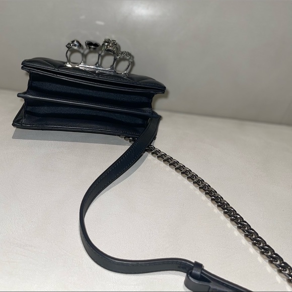 Alexander Mcqueen Jeweled Quilted 4 knuckles Leather Shoulder bag - Picture 7 of 7